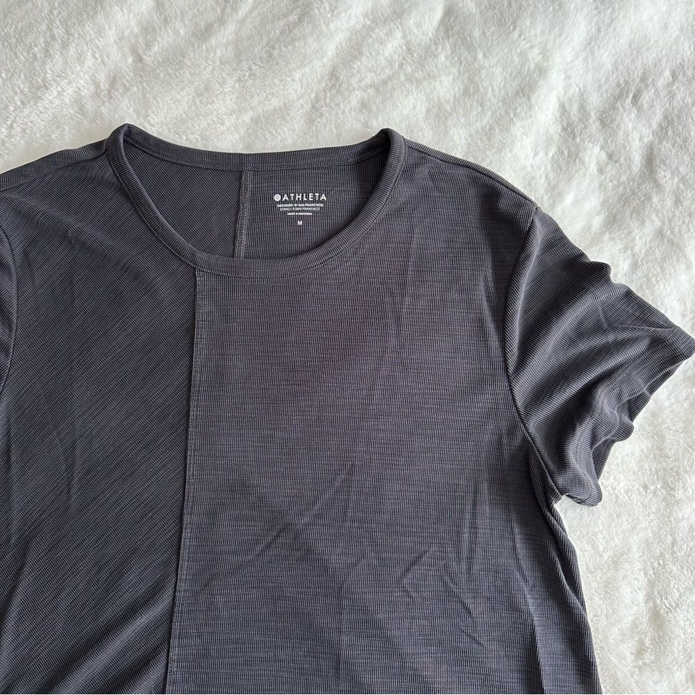 Athleta Women’s Asymmetrical Athletic T-Shirt Size Medium Gray - Picture 2 of 11
